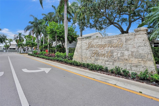 9601 NW 8th Cir, Plantation, FL 33324 - view of asphalt street featuring curbs