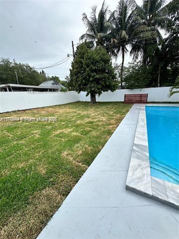 280 NE 169th St, North Miami Beach, FL 33162 - view of fenced backyard