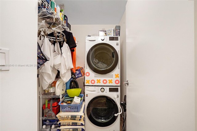 1900 N Bayshore Dr Unit 1411, Miami, FL 33132 - laundry area featuring estacked washer and dryer