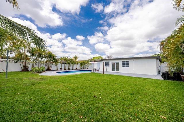 1330 N Dr, Miami, FL 33179 - photo 18