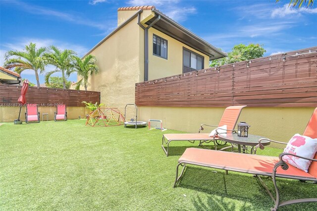 1057 NE 202nd Ln, Miami, FL 33179 - view of yard