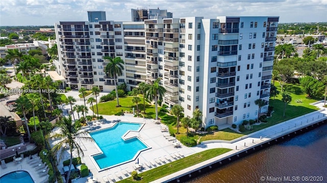 2900 NE 14th St Cswy Unit 410, Pompano Beach, FL 33062 - aerial view of apartment complex and a pool