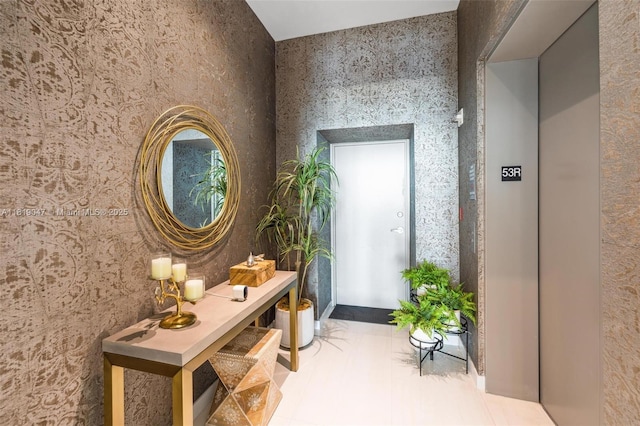 480 NE 31st St Unit Ph5303, Miami, FL 33137 - foyer entrance featuring elevator