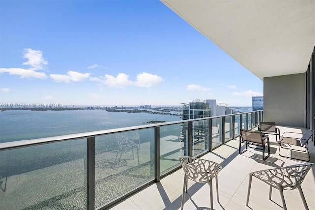 480 NE 31st St Unit Ph5303, Miami, FL 33137 - balcony with a water view