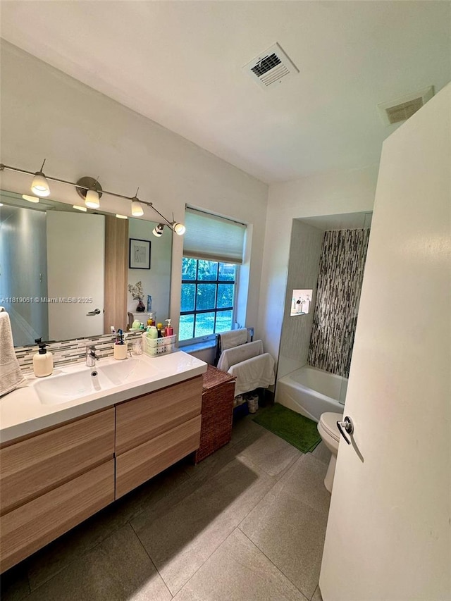 7650 SW 78th Ct, Miami, FL 33143 - full bath with vanity and toilet
