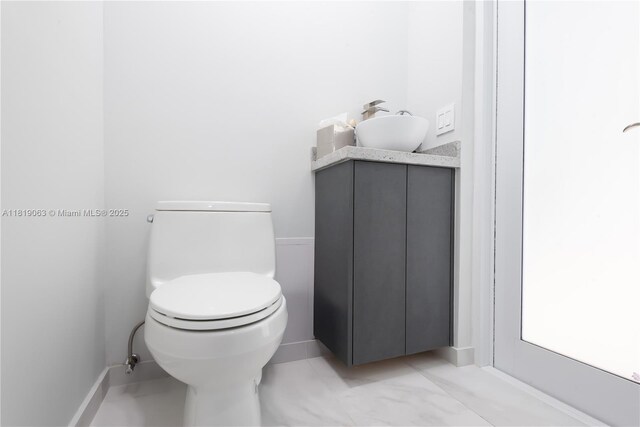 1828 Aspen Ln, Weston, FL 33327 - bathroom with vanity and toilet