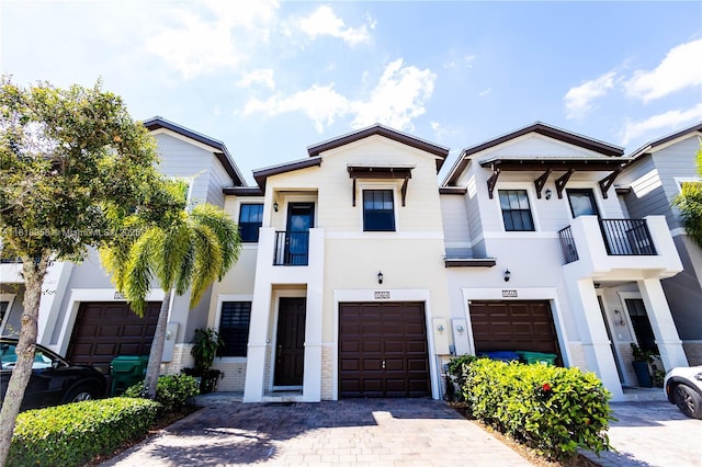 10464 NW 61st St, Doral, FL 33178 - photo 1