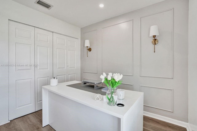 18998 Cloud Lake Cir, Boca Raton, FL 33496 - bathroom featuring wood finished floors and recessed lighting