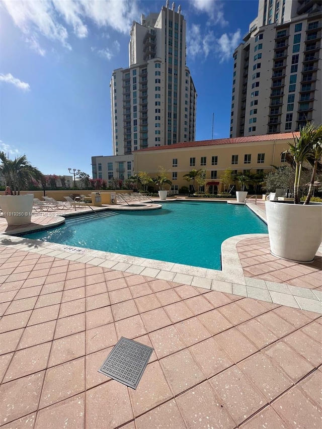 7350 SW 89th St Unit 2011S, Miami, FL 33156 - community pool with a patio