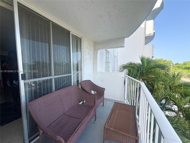 498 NW 165th St Rd Unit D-405, Miami, FL 33169 - view of balcony