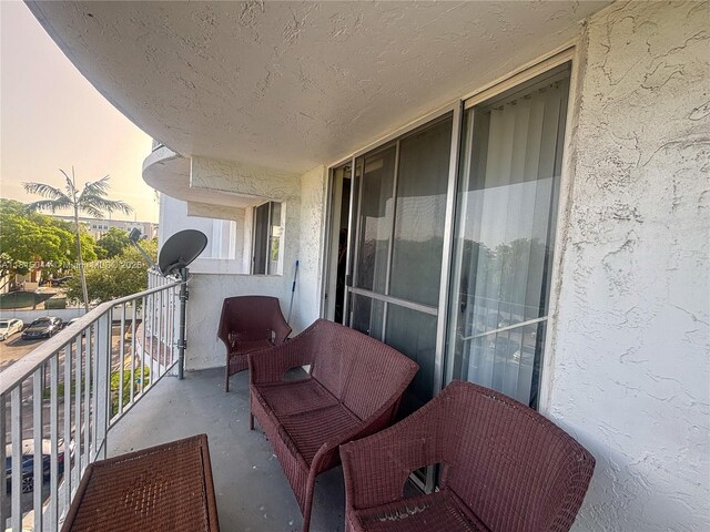 498 NW 165th St Rd Unit D-405, Miami, FL 33169 - view of balcony