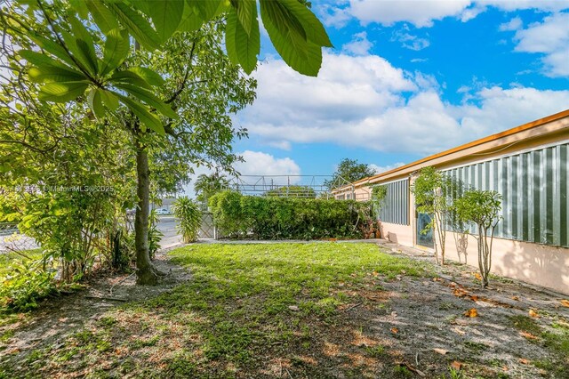 7280 SW 9th St, Miami, FL 33144 - view of yard