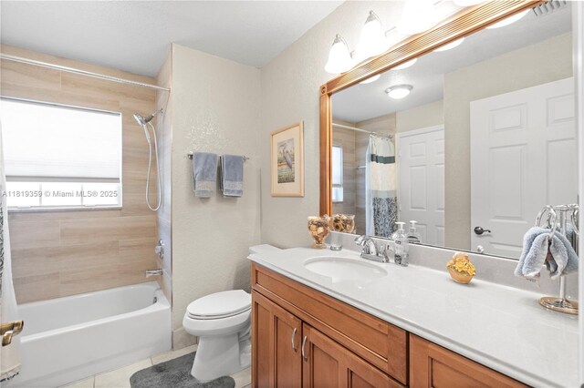7182 Burgess Dr, Lake Worth, FL 33467 - bathroom featuring tile patterned flooring, vanity, shower / bath combo with shower curtain, and toilet