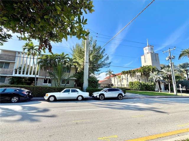 4740 Pine Tree Dr Unit 28, Miami Beach, FL 33140 - view of asphalt street