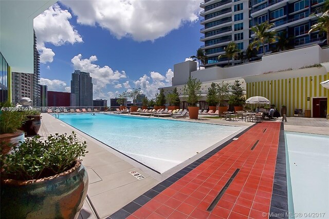 1300 S Miami Ave Unit 2305, Miami, FL 33130 - view of community pool