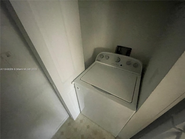 4011 NW 87th Ave Unit 4011, Sunrise, FL 33351 - laundry area with washer / clothes dryer