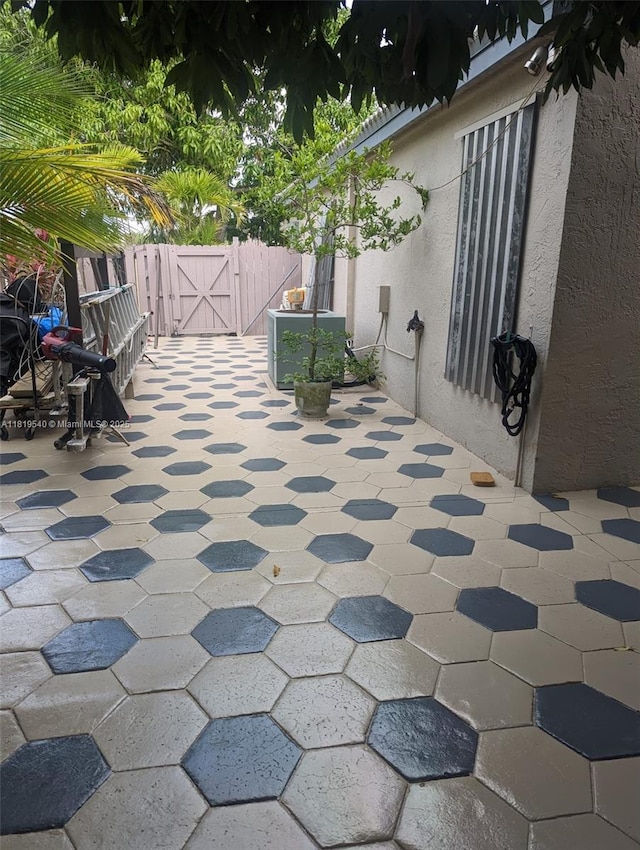 15640 SW 98th St, Miami, FL 33196 - view of patio with a gate