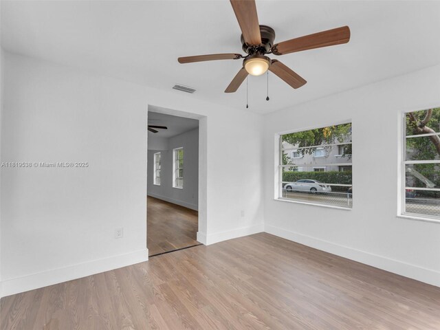 520 NW 32nd Pl, Miami, FL 33125 - photo 5