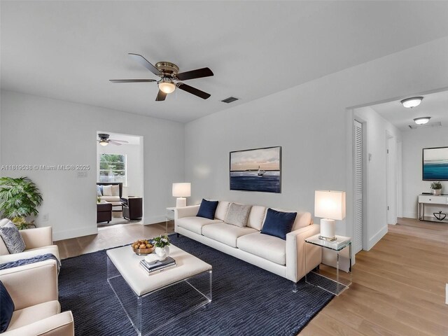 520 NW 32nd Pl, Miami, FL 33125 - photo 13