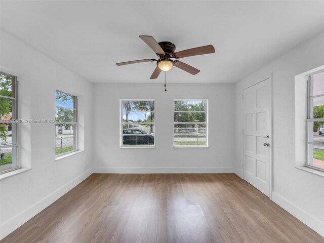 520 NW 32nd Pl, Miami, FL 33125 - photo 14
