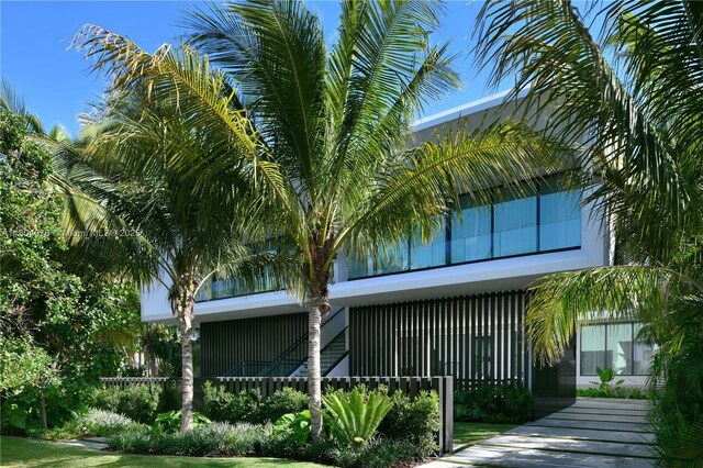 375 N Hibiscus Dr, Miami Beach, FL 33139 - view of building exterior