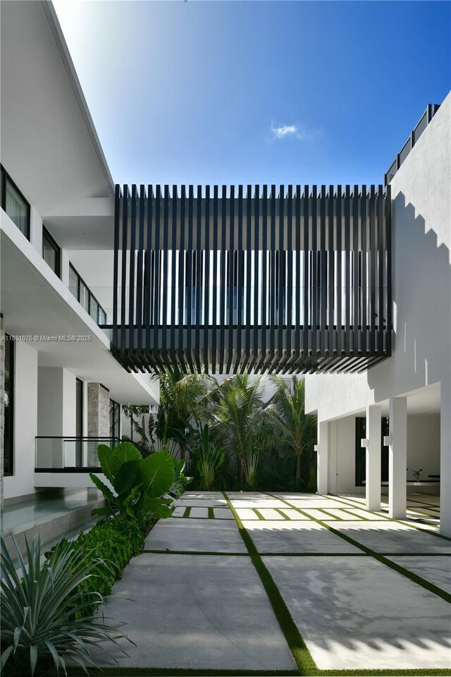 375 N Hibiscus Dr, Miami Beach, FL 33139 - view of home's community