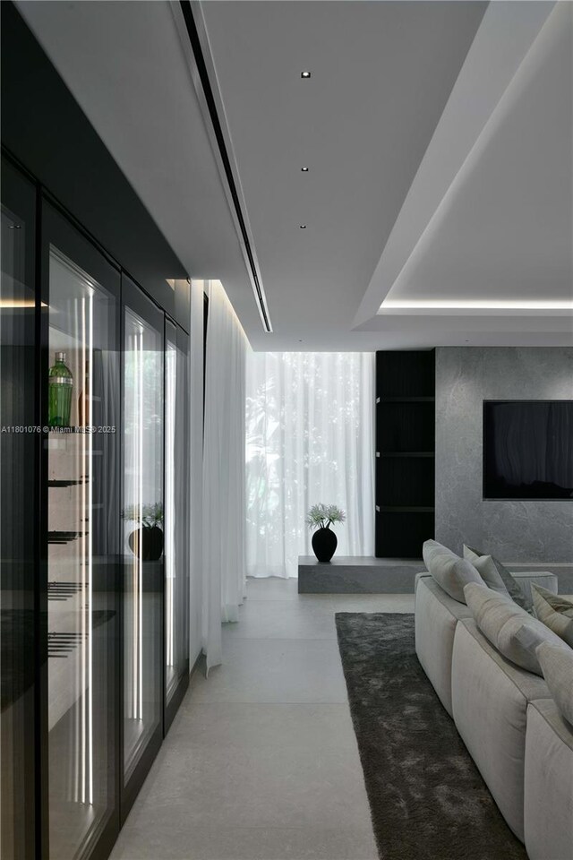 375 N Hibiscus Dr, Miami Beach, FL 33139 - view of building lobby