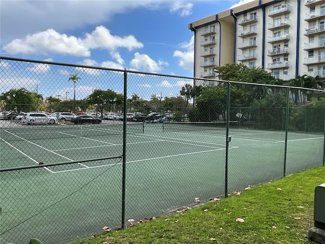 4550 NW 9th St Unit 118E, Miami, FL 33126 - view of tennis court