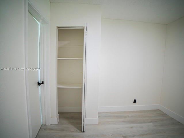 412 Columbus Pkwy, Hollywood, FL 33021 - view of closet
