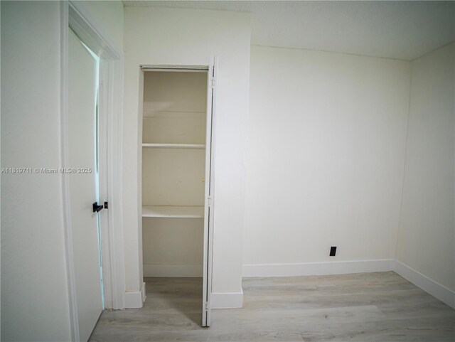 412 Columbus Pkwy, Hollywood, FL 33021 - view of closet