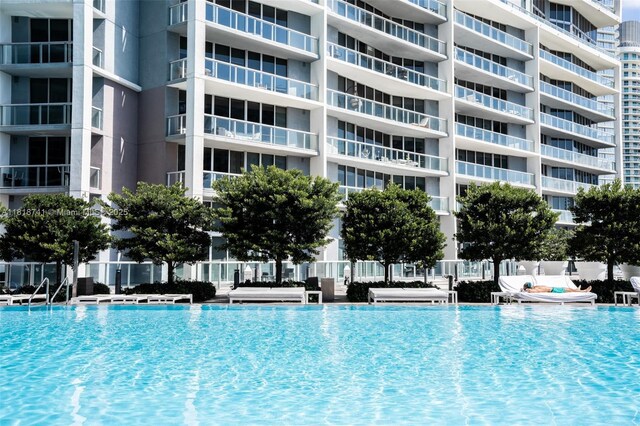 495 Brickell Ave Unit 3604, Miami, FL 33131 - view of community pool