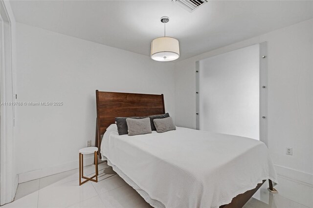 2950 NE 188th St Unit 225, Aventura, FL 33180 - bedroom with baseboards