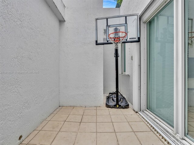 16500 Collins Ave Unit Th-10, Sunny Isles Beach, FL 33160 - view of patio