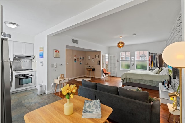 760 Meridian Ave Unit 3, Miami Beach, FL 33139 - living area with baseboards