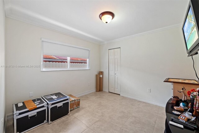 6231 SW 27th St, Miami, FL 33155 - recreation room featuring ornamental molding and baseboards