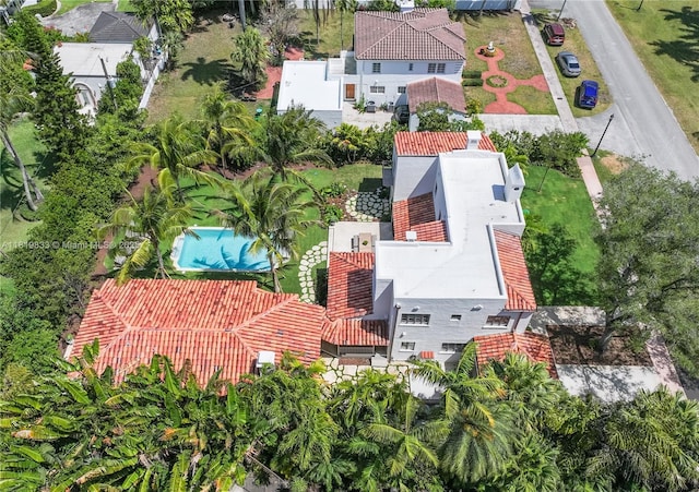view from above of property featuring a pool area