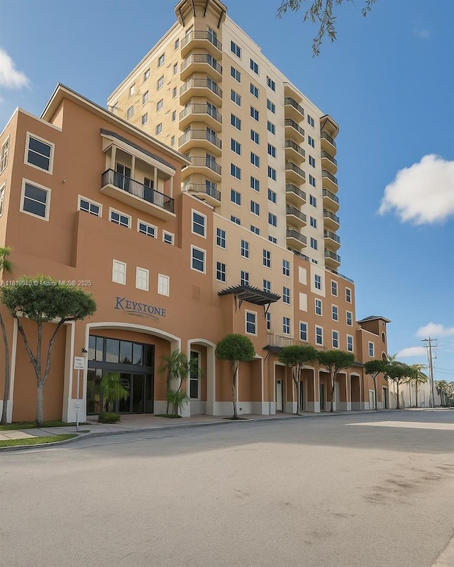 4242 NW 2nd St Unit 807, Miami, FL 33126 - view of building exterior
