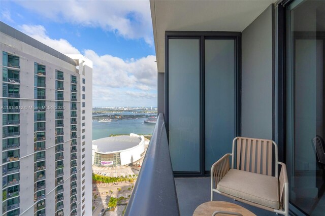 601 NE 6th St Unit 3709, Miami, FL 33132 - balcony featuring a water view