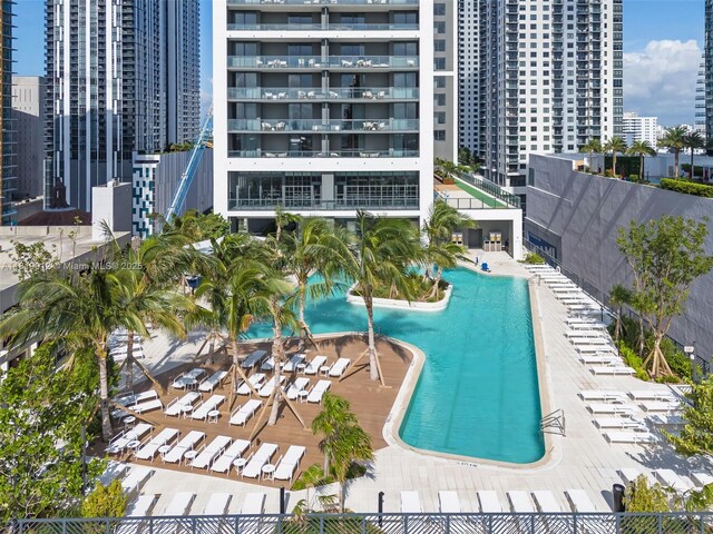 601 NE 6th St Unit 3709, Miami, FL 33132 - view of community pool