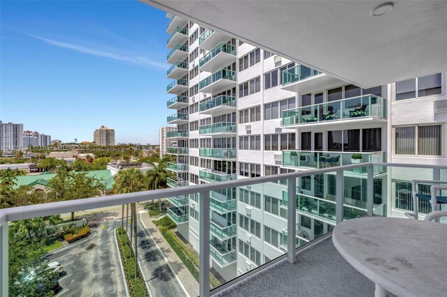 3233 NE 34th St Unit 611, Fort Lauderdale, FL 33308 - balcony featuring a city view
