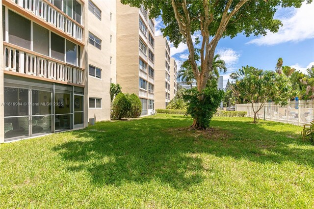 1001 NE 14th Ave Unit 107, Hallandale Beach, FL 33009 - view of apartment building / complex