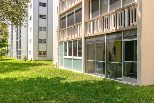 1001 NE 14th Ave Unit 107, Hallandale Beach, FL 33009 - view of apartment building / complex