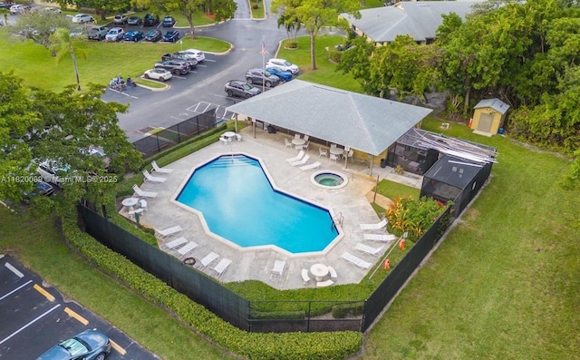523 Trace Cir Unit 105, Deerfield Beach, FL 33441 - community pool with a community hot tub and a patio area