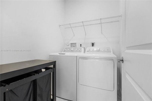 17540 SW 46th St, Miramar, FL 33029 - laundry area featuring washing machine and clothes dryer