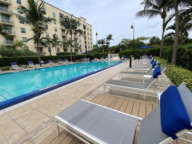 610 Clematis St Unit 721, West Palm Beach, FL 33401 - view of community pool