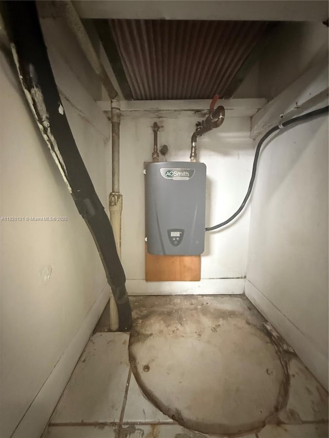 2413 W 73rd Pl, Hialeah, FL 33016 - view of utility room