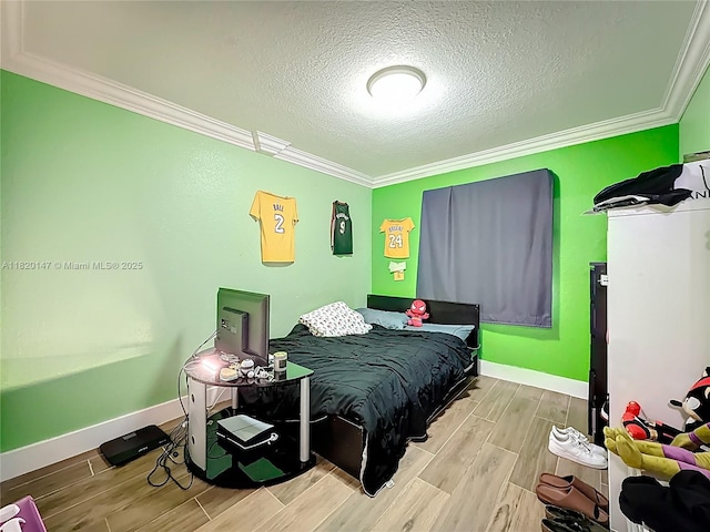 3506 SW 171st Ave, Miramar, FL 33027 - bedroom featuring wood finish floors, crown molding, and a textured ceiling