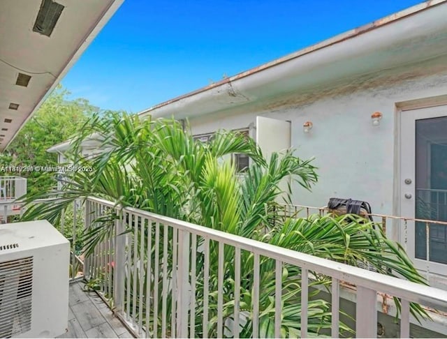 533 Meridian Ave Unit 11, Miami Beach, FL 33139 - view of balcony