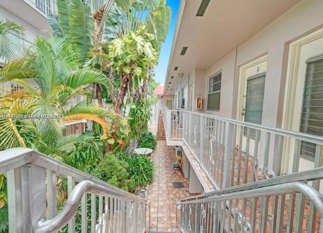 533 Meridian Ave Unit 11, Miami Beach, FL 33139 - view of yard with a balcony