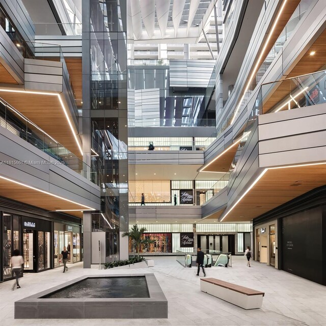 88 SW 7th St Unit 712, Miami, FL 33130 - lobby with a towering ceiling